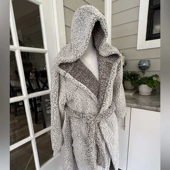 Pottery Barn Coziest Sherpa Robe Heathered Gray Size-Large L - Picture 4 of 10